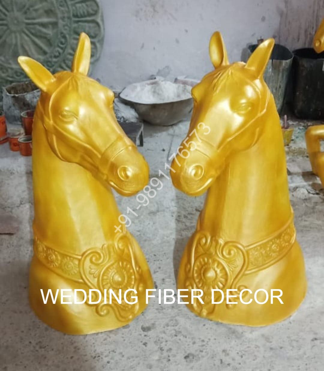 FIBER DECORATION HORSE FACE 2 FEET